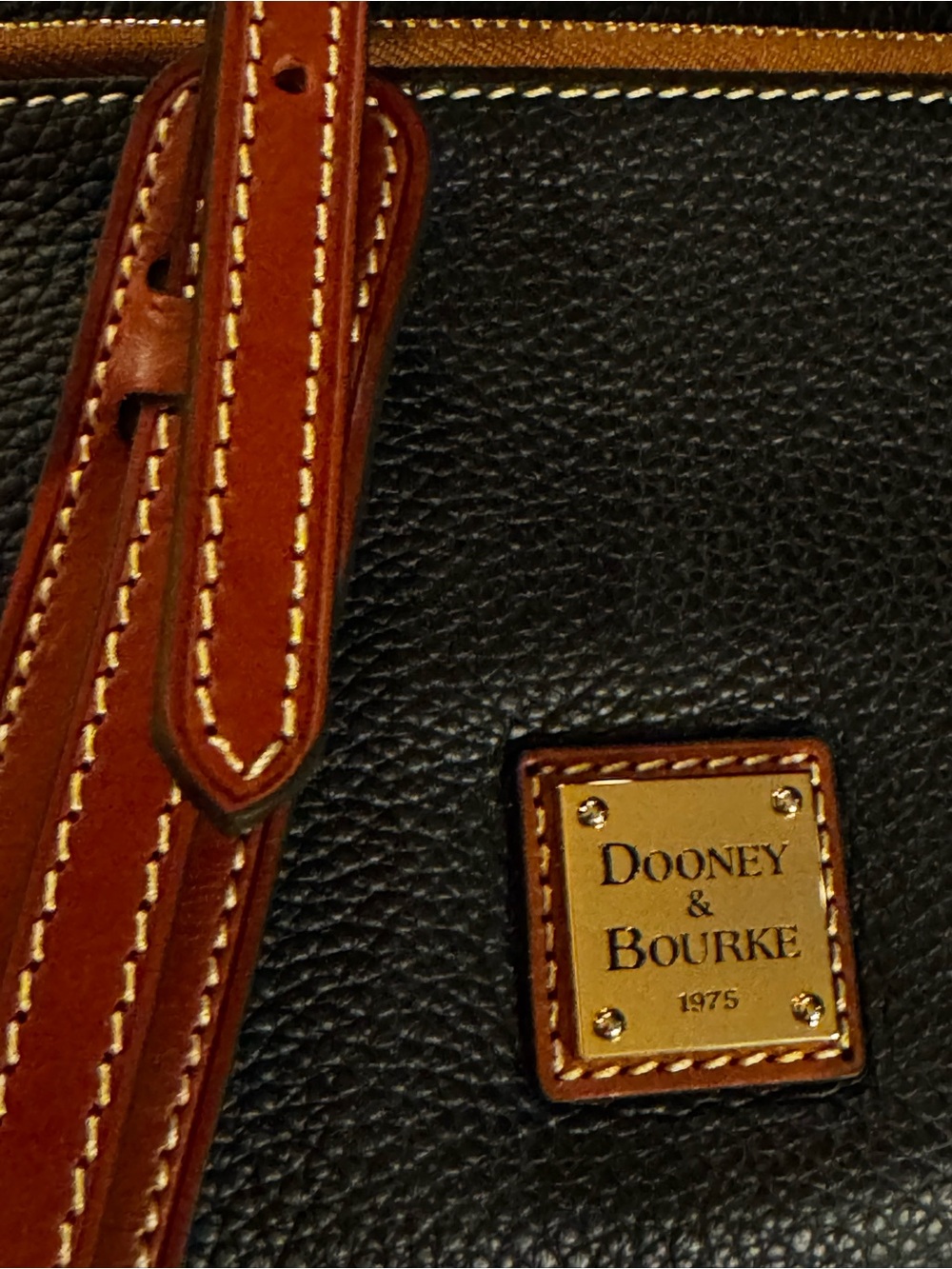 Dooney & Bourke NWT Crossbody Black Pebble Leather w/ British Tan Trim - Picture 3 of 6
